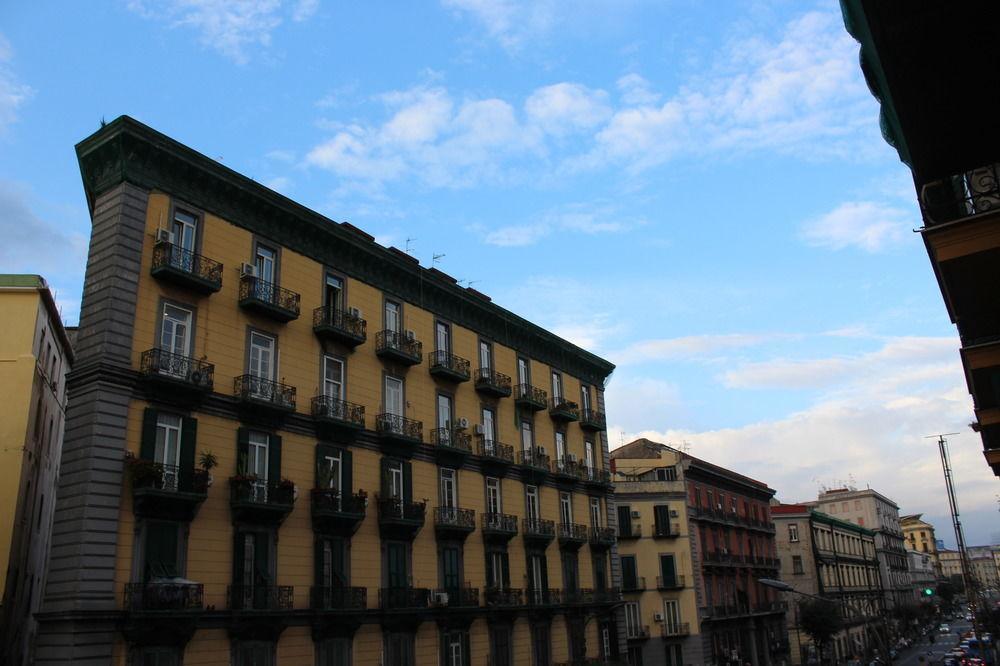 Viaggio A Napoli B&B ภายนอก รูปภาพ